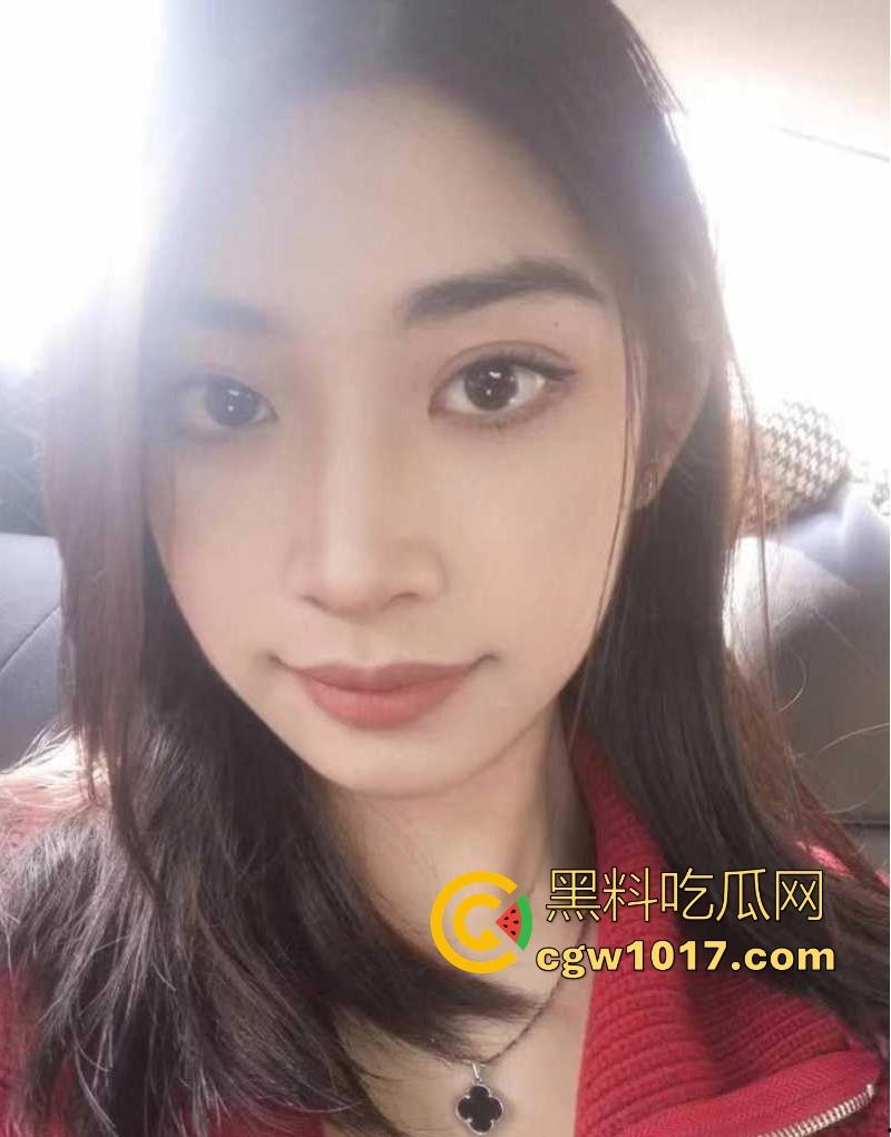 深圳高颜值护士竟是饥渴母狗?撅臀跪舔求操,喜欢密穴塞满精液的感觉,难怪三不娶中有护士呢,原来这么反差!