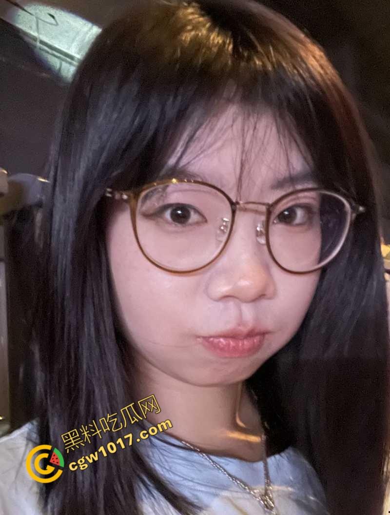 海南大学爆炸性大新闻!清纯校花秒变顶级风骚尤物,裸露全裎,口交吞精,浴室激战全程曝光,疯狂资源瞬间引爆网络!