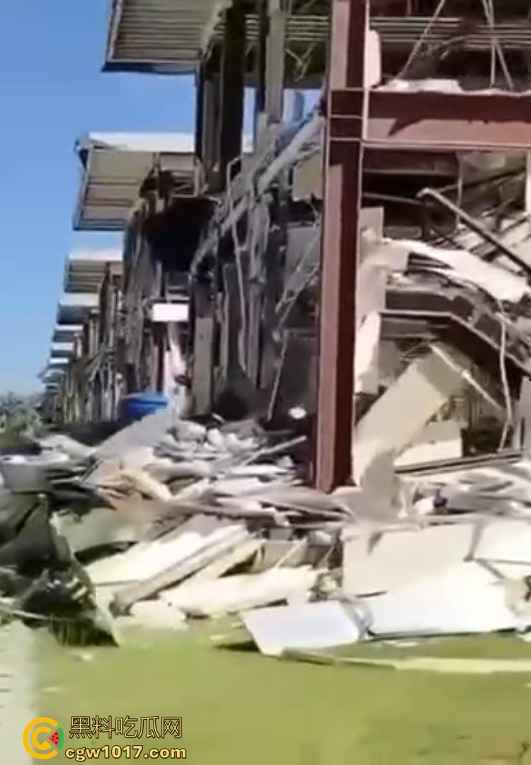 柬埔寨KK园区被血洗清剿!内部实拍曝光:牢笼、血迹、遗留手机触目惊心!