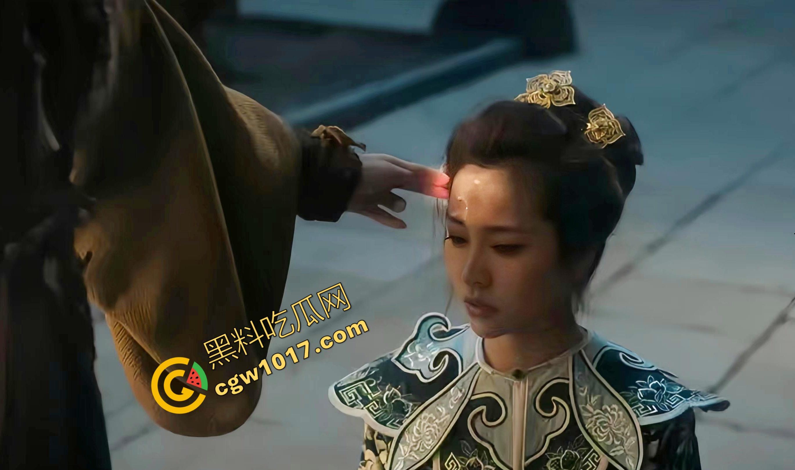 《金蛇夫人:血腥幽冥之旅》:九头蛇女与冥妖的恐怖对决,生死边缘的绝命搏杀,驱散黑暗,铸就英雄传奇!