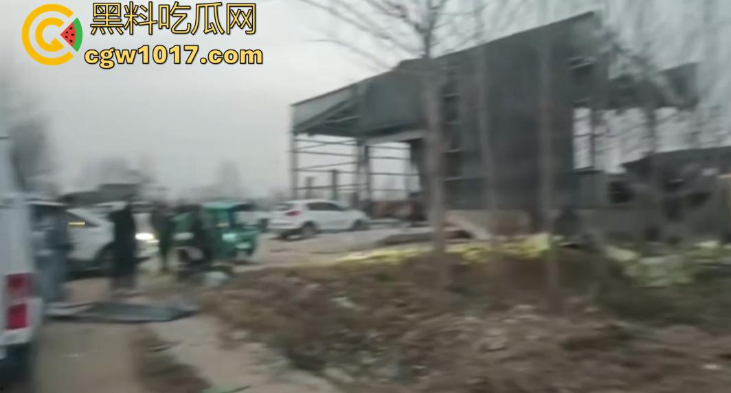 安徽亳州赵桥乡爆炸惨案只因为村名非法烟花销毁失控造成!卢天庙小学附近的建筑坍塌受损不一 造成4人重伤!