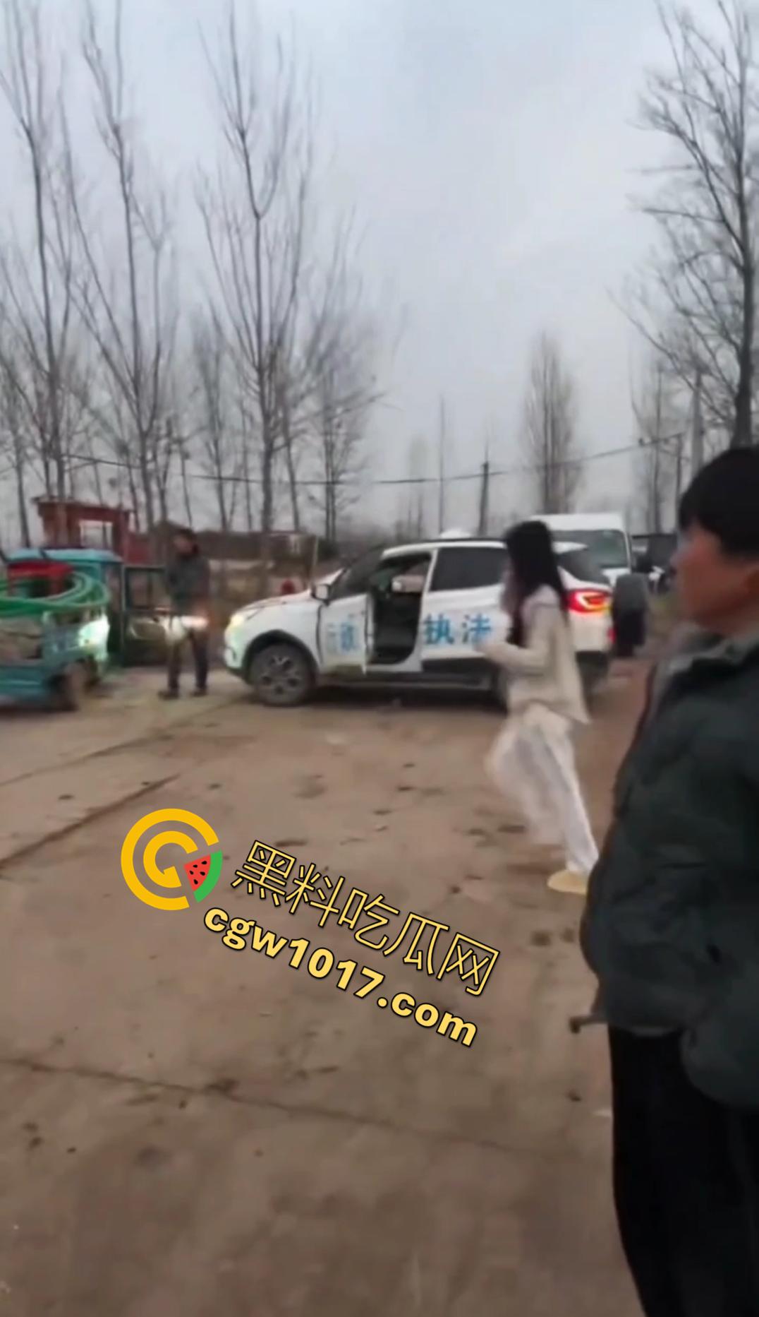 安徽亳州赵桥乡爆炸惨案只因为村名非法烟花销毁失控造成!卢天庙小学附近的建筑坍塌受损不一 造成4人重伤!