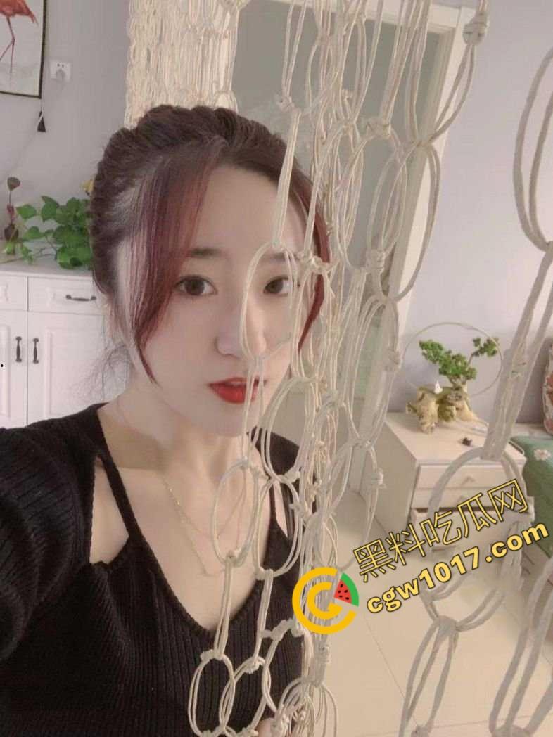 沈阳豪乳少妇【邓佳蕾】的淫荡诱惑:3P狂欢,狗绊式狂操,汁水四溅,欲仙欲死,疯狂放纵!