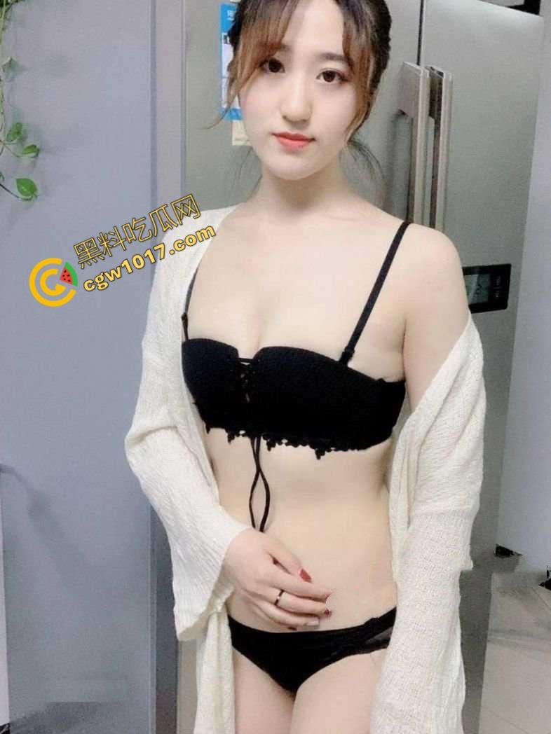 沈阳豪乳少妇【邓佳蕾】的淫荡诱惑:3P狂欢,狗绊式狂操,汁水四溅,欲仙欲死,疯狂放纵!