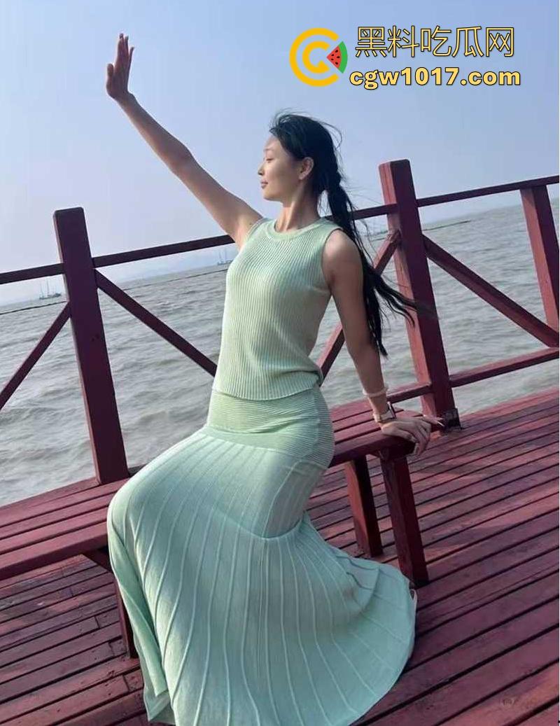 广东海洋大学极品24级系花【李晓芸】不雅视频遭前男友曝光,极品模特身材,各种蹶臀挨操,扶墙猛插淫荡的一批!