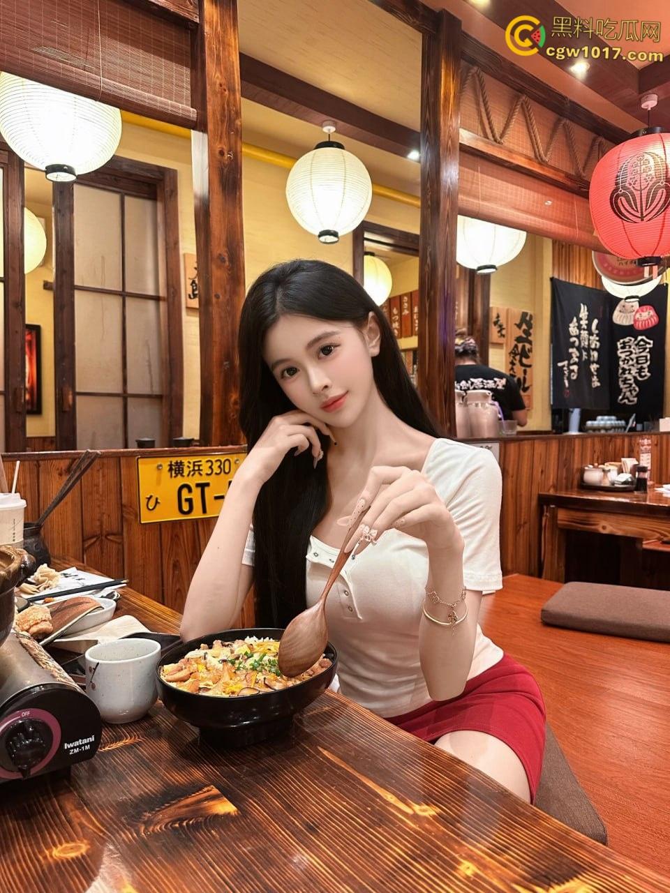 粘人的妹妹上学都要和我同居, 周末一回家就要给我按摩,穿着性感的珍珠内裤,被我架起肉丝美腿无套内射 !