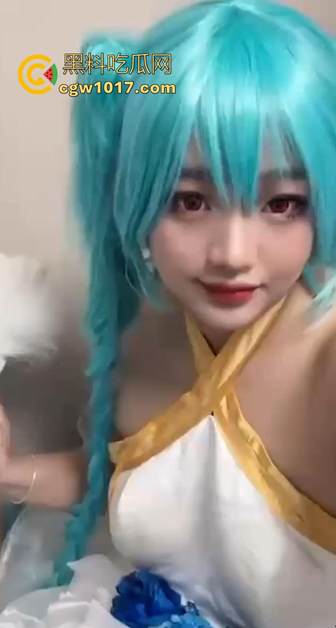 网聊约炮奶子大到夸张,超爱cosplay极品坦克bbw,敢露脸拍巨乳嫩逼,线下真实猛操,狠狠把她征服!