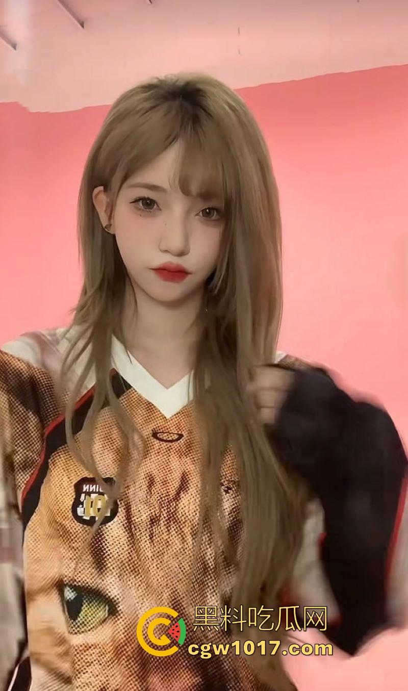 抖音高颜值网红【不要乱倒垃圾】早期私密视频曝光，极品尤物露脸深情口交深喉， 高清无码甜妹人设崩塌！