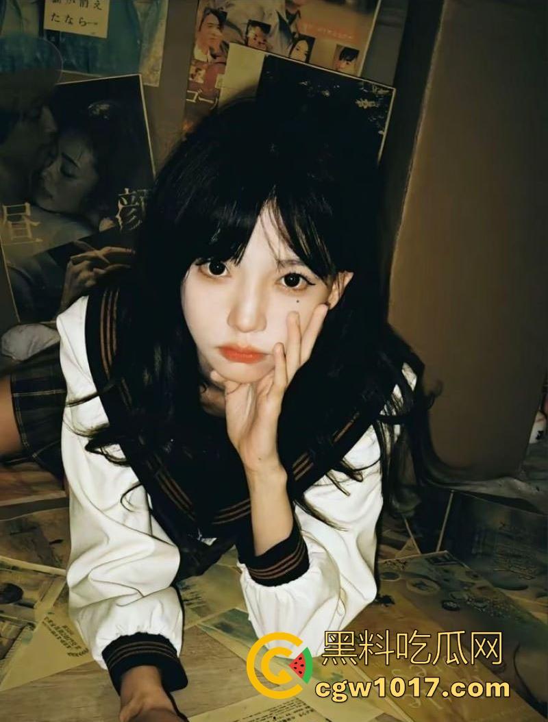 抖音高颜值网红【不要乱倒垃圾】早期私密视频曝光，极品尤物露脸深情口交深喉， 高清无码甜妹人设崩塌！