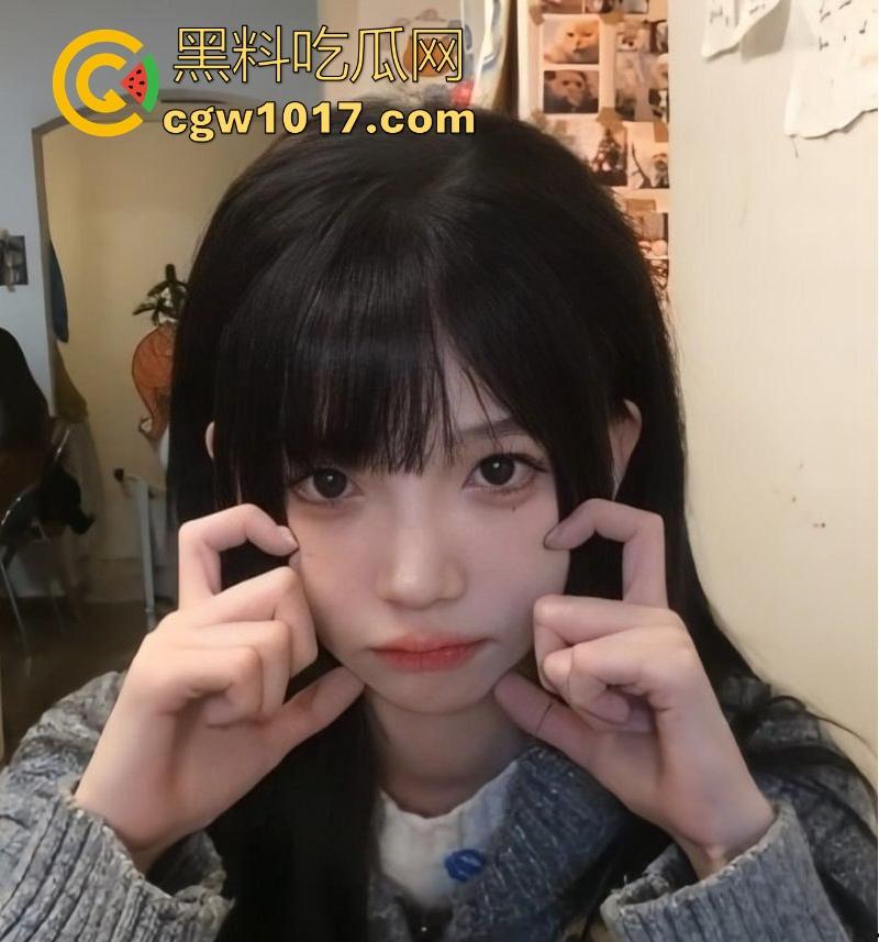 抖音高颜值网红【不要乱倒垃圾】早期私密视频曝光，极品尤物露脸深情口交深喉， 高清无码甜妹人设崩塌！