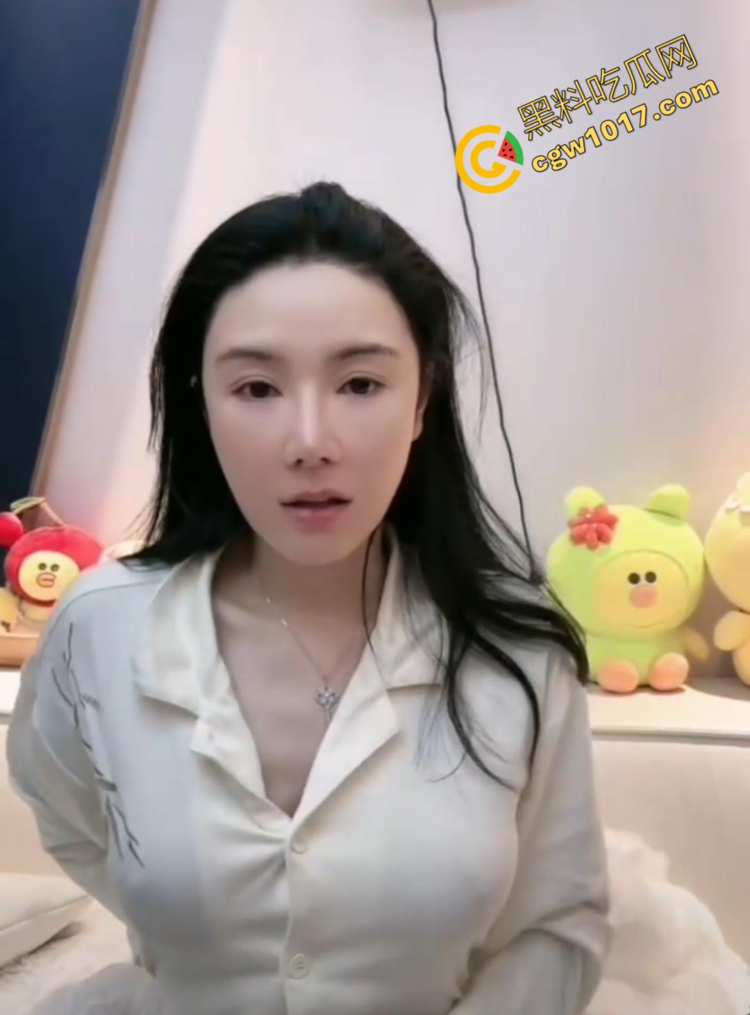 快手抖音网红最刺激走光集锦,暴露美穴美乳,惊艳贴身拍摄,性感迷离,眼力挑战,满足所有视觉欲望!