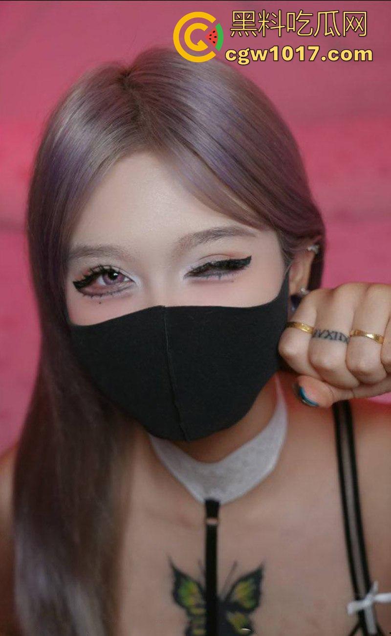 05年推特网黄博主【小狗pro】福利合集曝光,花式多道具自慰,粗壮假屌轮番猛插粉嫩小穴,全程高能淫靡!