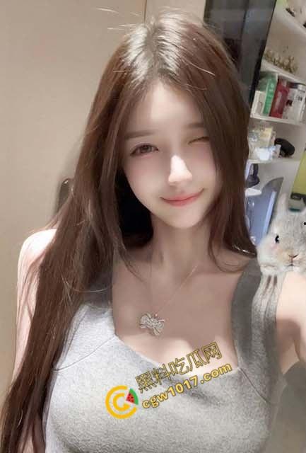 极品尤物CikaiMoon大尺度暴露！穿越稻田，酮体迷人，巨波荡漾，翘臀蹦跳，农民伯伯纷纷回眸，欲火中烧！