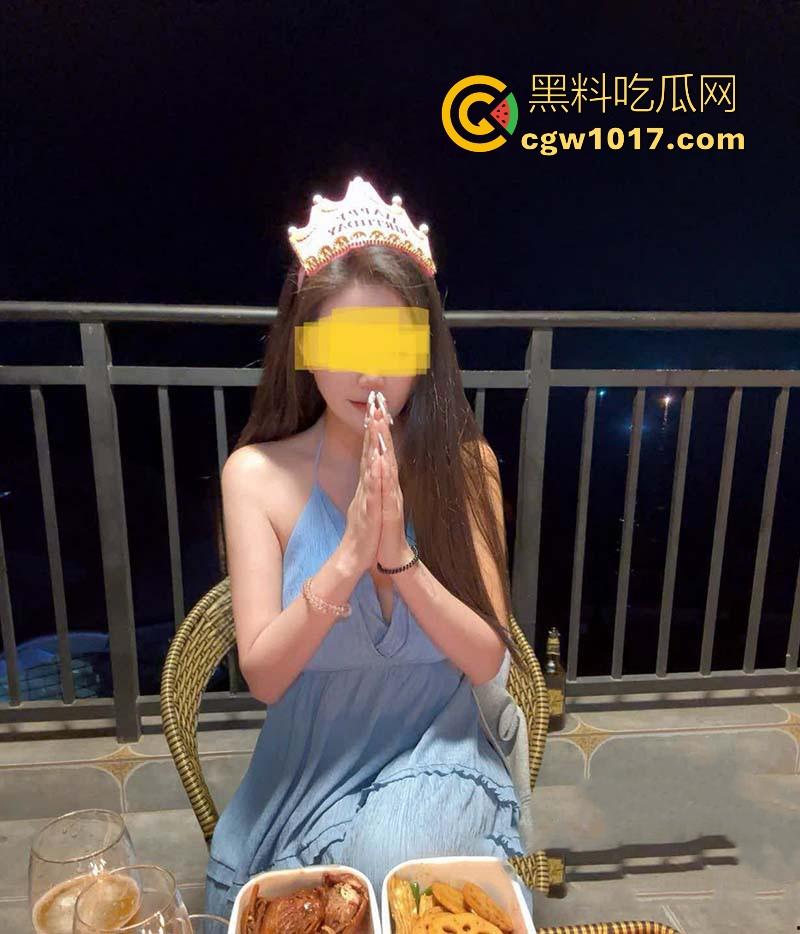 口交新玩法！可乐加跳跳糖，一口可乐一口跳跳糖再加一口鸡巴，解锁新玩法直接效果爆炸，骚货嫂子怎么什么都会啊！