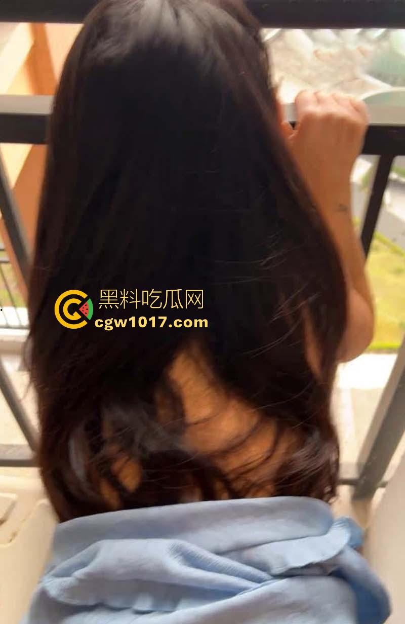 口交新玩法！可乐加跳跳糖，一口可乐一口跳跳糖再加一口鸡巴，解锁新玩法直接效果爆炸，骚货嫂子怎么什么都会啊！