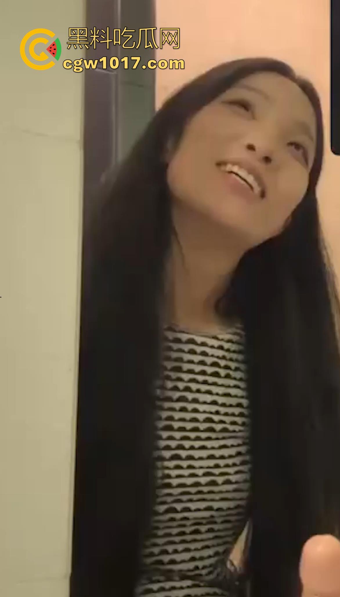 天津骚女【邵子畅】装欧洲女留哄骗富哥,天天约炮只为遇到哪个肯为她花钱的大冤种,骚逼早已雀黑无比!