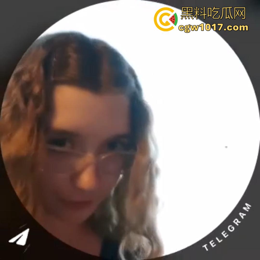 外表清纯的俄罗斯萝莉去了一趟广州就变成了黑人马桶！还拍视频教学怎么给黑人爸爸弹舌深喉！