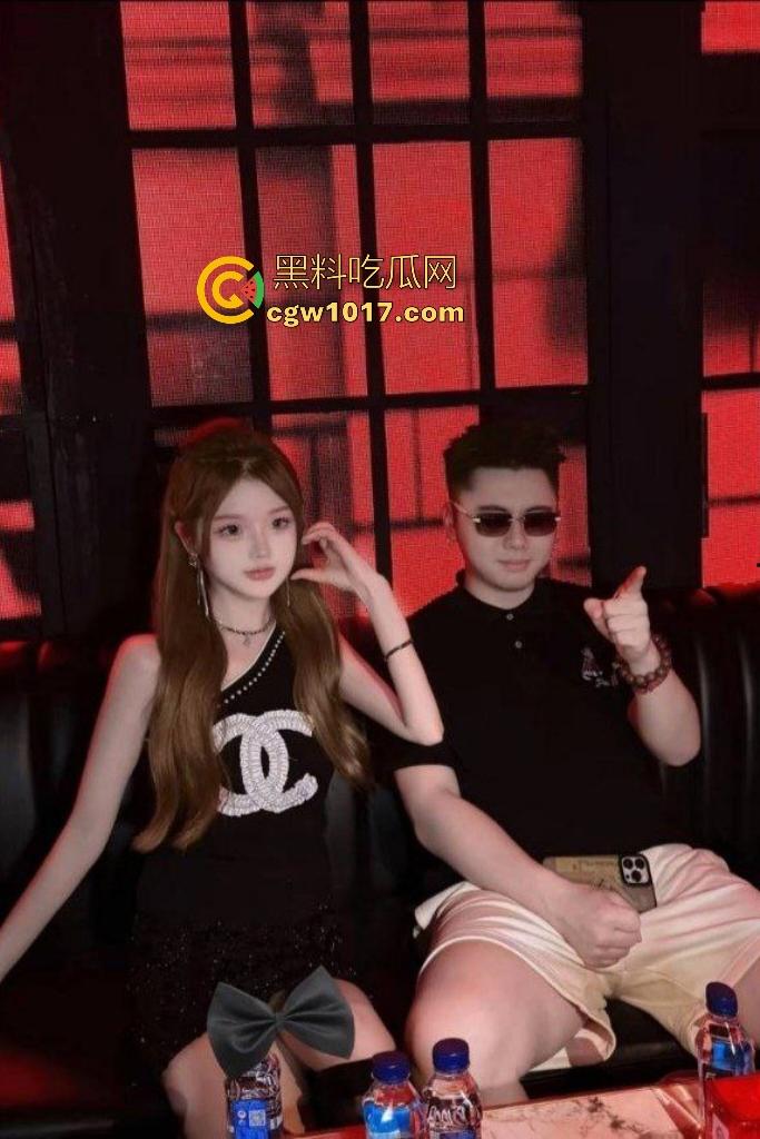 说唱歌手揽佬一句来财,演出落地哪城就睡哪城粉丝,还高调宣称“被我操是你们这辈子最大荣幸”,能赚钱还有B操有何不可?