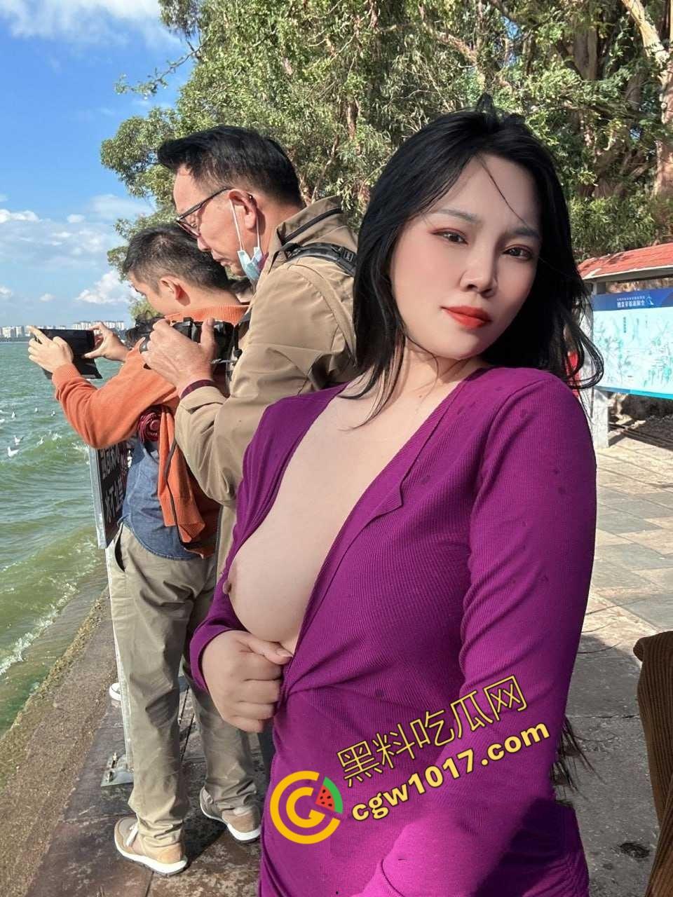 湖南爆乳美人户外大胆露奶,火辣身材勾魂摄魄,绿帽老公疯狂拍下春光无限,骚穴淫声连连,男人看了一定哈喇子狂流!