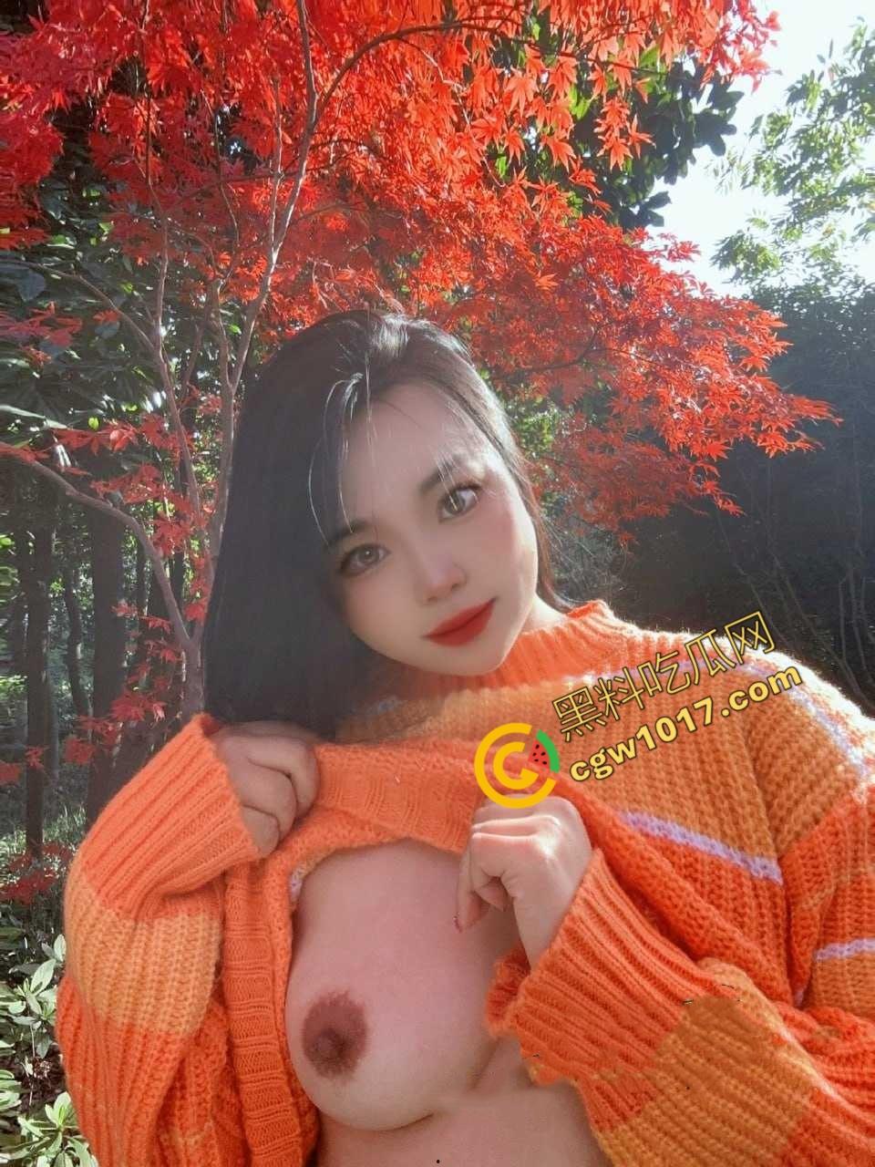 湖南爆乳美人户外大胆露奶,火辣身材勾魂摄魄,绿帽老公疯狂拍下春光无限,骚穴淫声连连,男人看了一定哈喇子狂流!