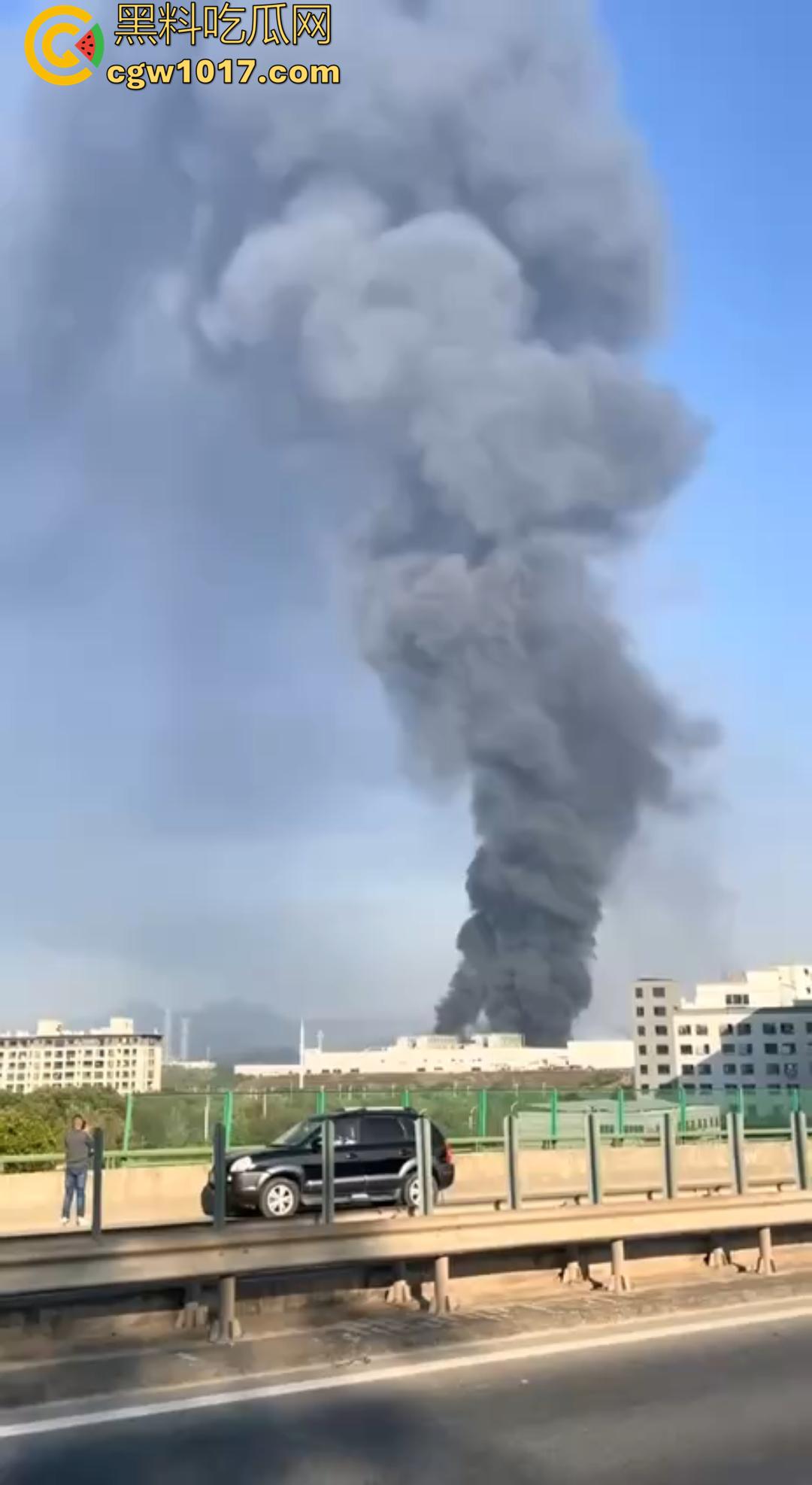 义乌光伏巨头正泰新能厂突发大火 赤岸镇浓烟冲天 全市消防出动几十车救火 全城围观!