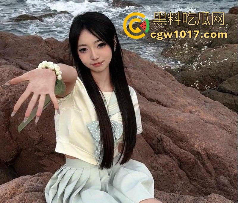 成都医科大学【徐梦梦】反差唇钉妹,冷清女神调教成淫荡母狗,穿黑丝JK跪舔金主肉棒,被后入猛干到外翻!