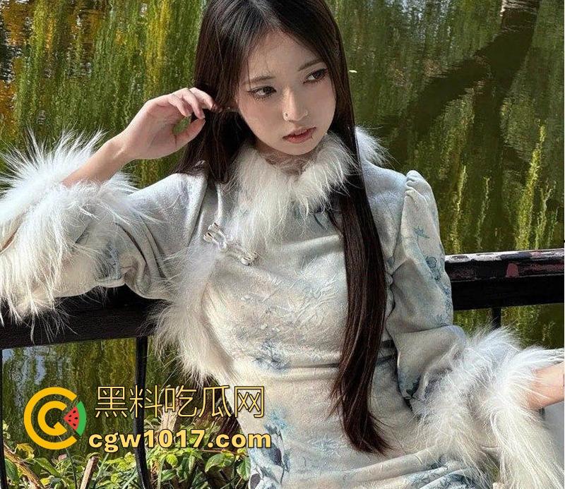 成都医科大学【徐梦梦】反差唇钉妹,冷清女神调教成淫荡母狗,穿黑丝JK跪舔金主肉棒,被后入猛干到外翻!