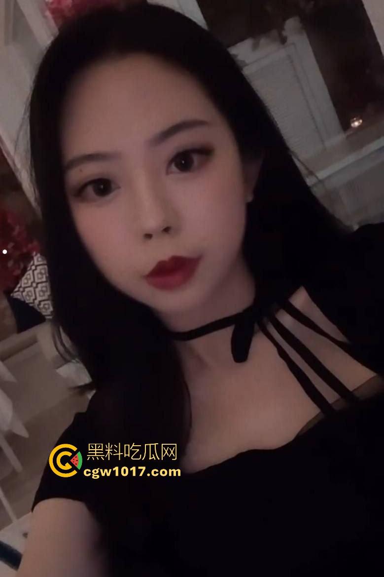 刚毕业的【曾晓曦】就懂职场潜规则,上班第一天就跪舔主管经理,被30年老精液灌满喉咙,真是个懂事的大学生!