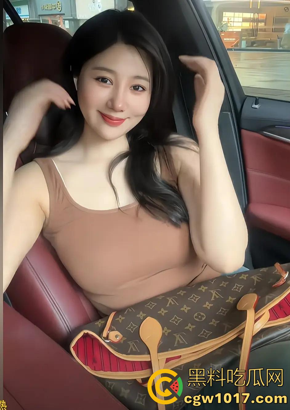 离异的小姨憋不住寂寞让我帮她止止痒!豪车LV包都换不走空虚,一根鸡巴就满足!坦白以后直接69互舔 最后自己坐上来狂扭!