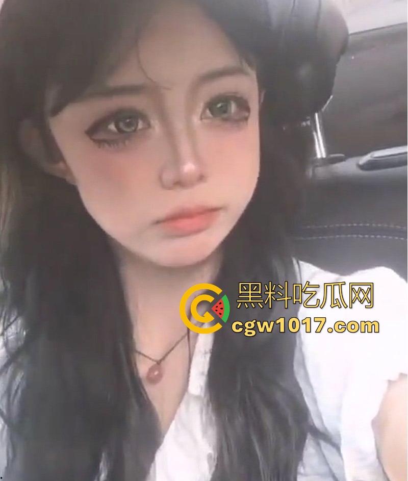 广西职业学院大一学妹【刘语莹】情窦初开性饥渴到发疯,平时就发自慰视频勾引,露脸掰开腿狂抠嫩穴,被无情曝光!