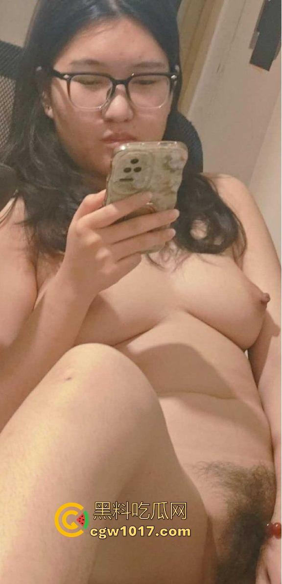 浙江电工职业学院【王羽希】相貌平平却有着极其旺盛的性欲,为了发泄性欲给炮友转账花钱,年纪轻轻的淫骚母畜!