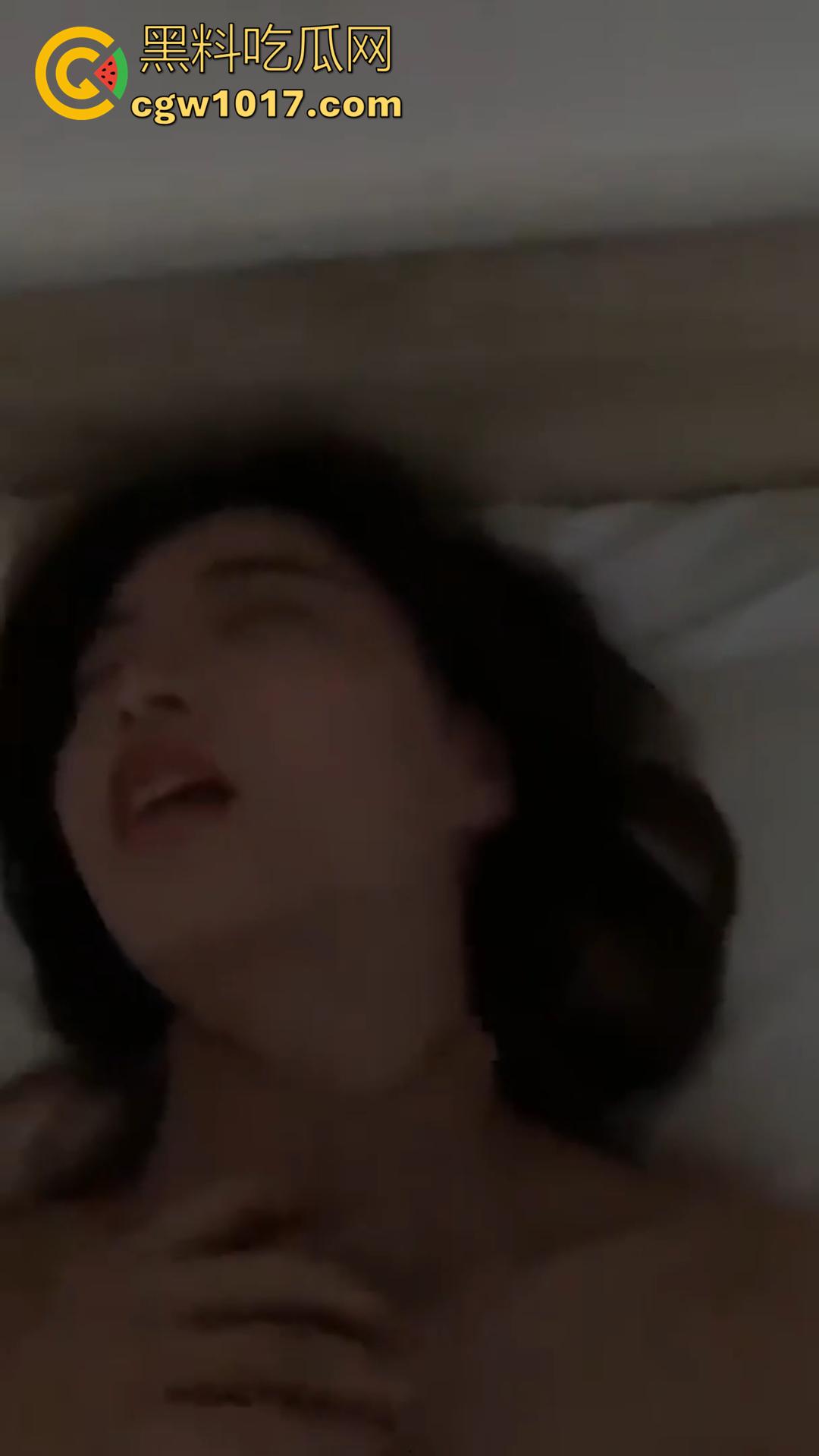 骑行圈的女神【白兰鸽的事】翻车大戏!和大哥撕逼后被怒爆性爱视频,原来床上就是一条骚母狗!