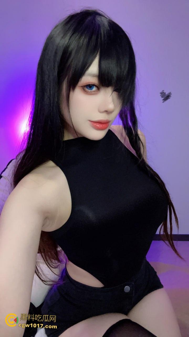 极品福利姬【九言】,COS化身圣洁修女,巨乳乳交阳具挑逗,露奶白丝吸奶器自慰,妖娆舞姿超强性张力!