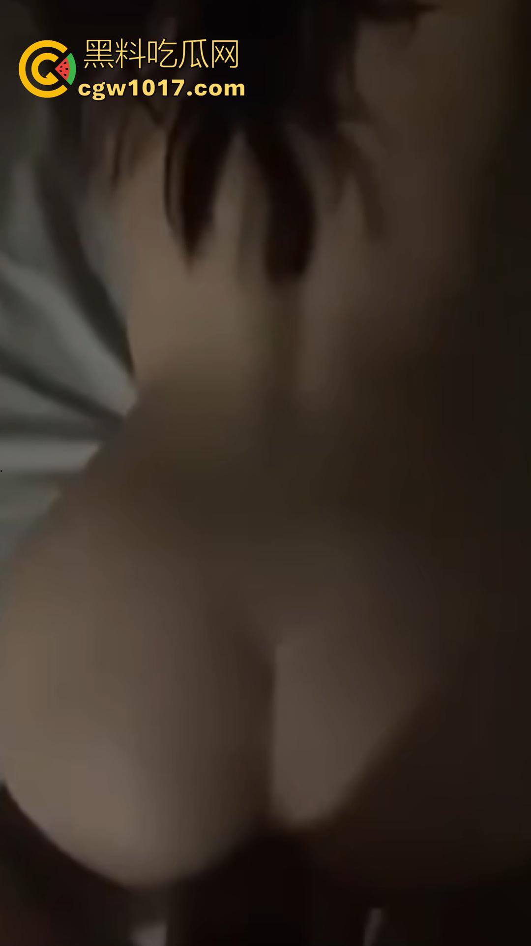 抖音颜值主播【悲伤以期】服侍榜一大哥视频遭泄密!情趣内衣跪舔金主巨屌,被按头强制深喉!视频曝光后直接销号跑路!