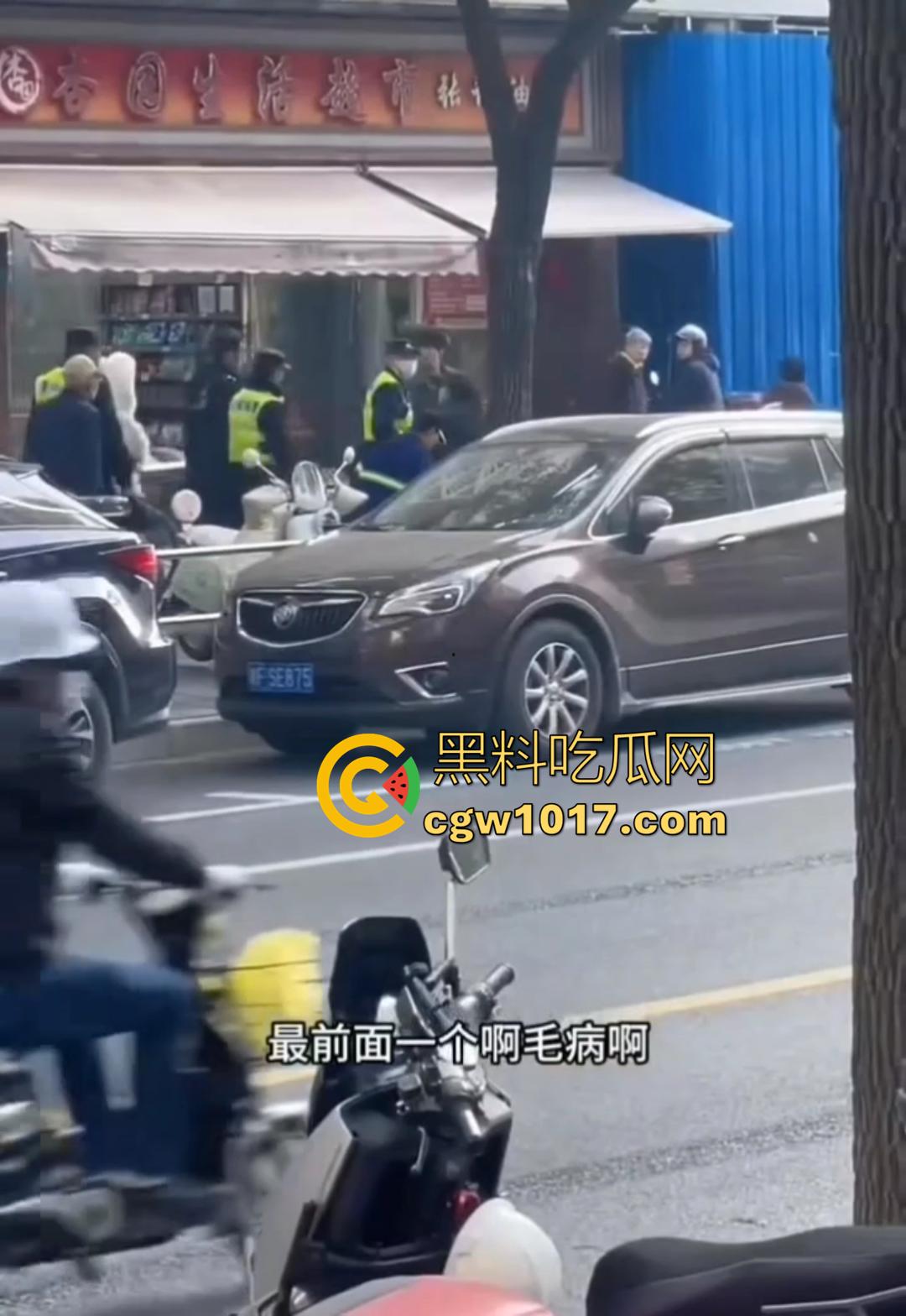 大型捉奸现场视频曝光 女友谎称跟朋友吃饭 实则出去酒店开房上钟 男友捉奸当场报警有人卖淫大义灭亲!