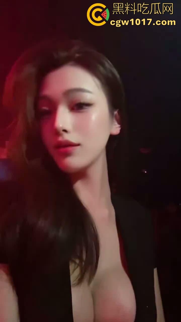 抖音网红【Sam老师】私设曝光!居然是全国可飞的外围!妩媚的眼神 熟练的深喉技巧直接让你沦陷!