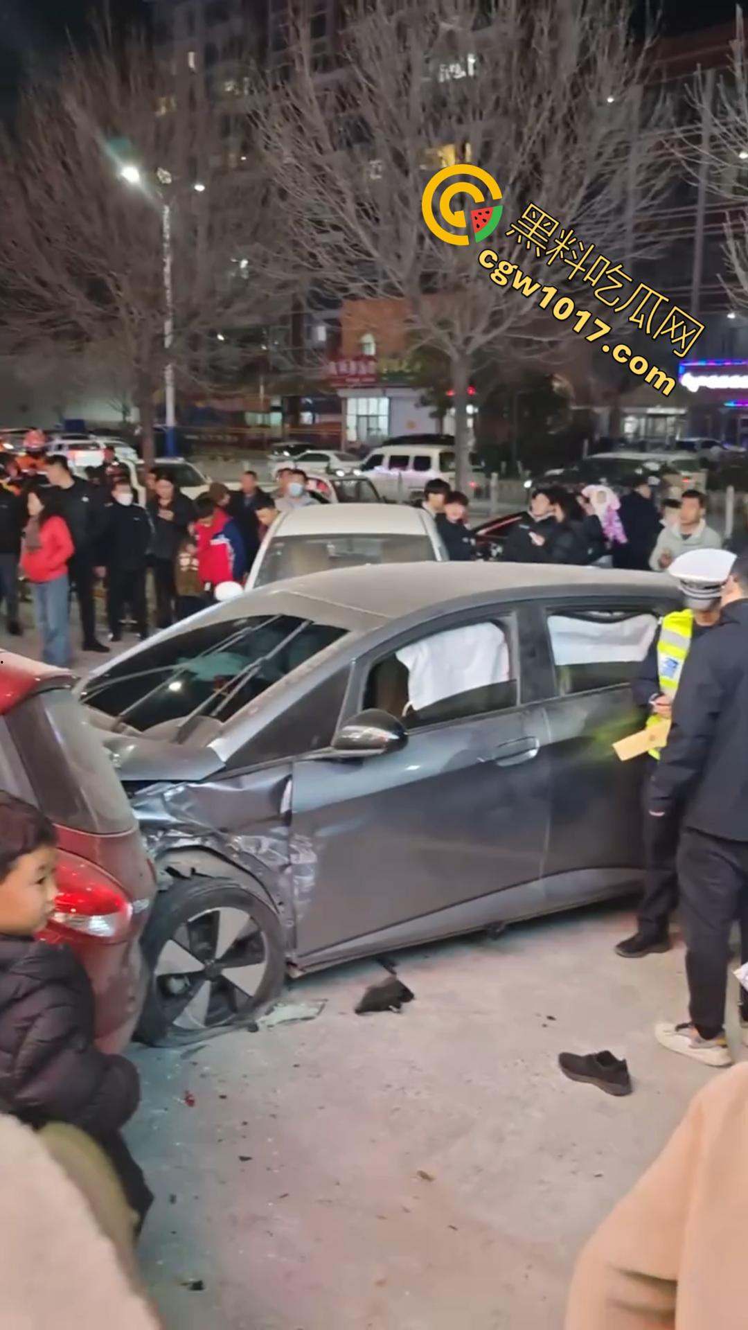 山东济南紫菜包饭店车祸事件曝光 再现【我爸是李刚】醉酒司机撞飞店主 现场血肉模糊 热搜两小时被全网封禁！