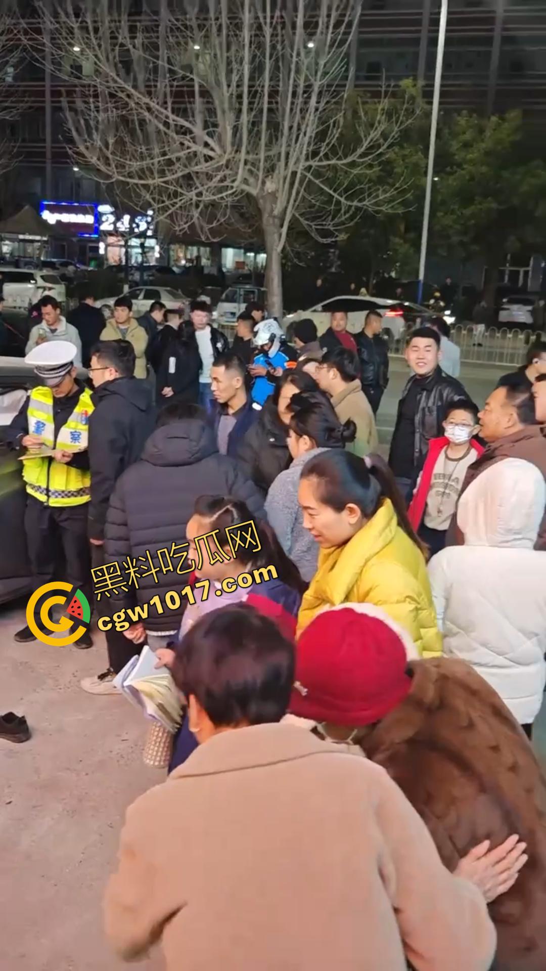 山东济南紫菜包饭店车祸事件曝光 再现【我爸是李刚】醉酒司机撞飞店主 现场血肉模糊 热搜两小时被全网封禁！