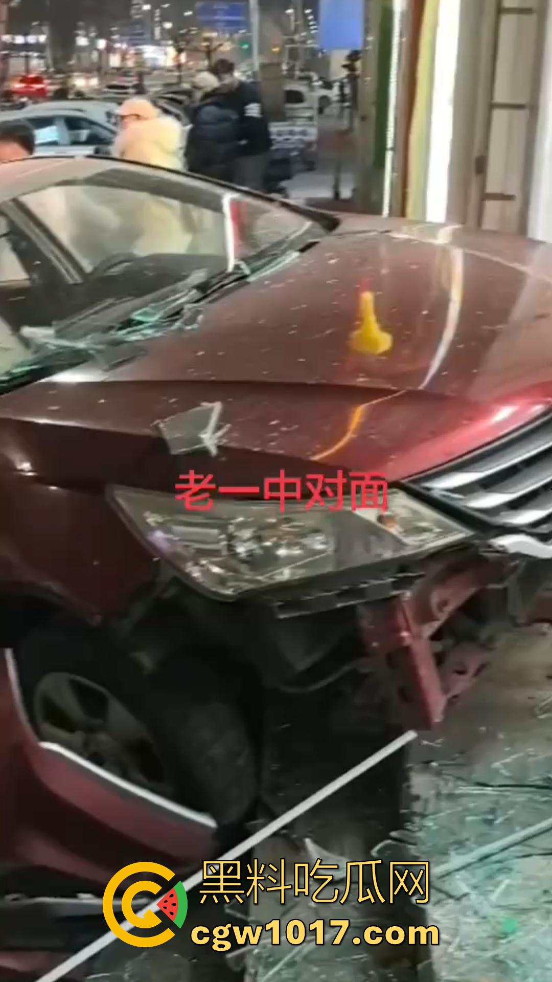 山东济南紫菜包饭店车祸事件曝光 再现【我爸是李刚】醉酒司机撞飞店主 现场血肉模糊 热搜两小时被全网封禁！