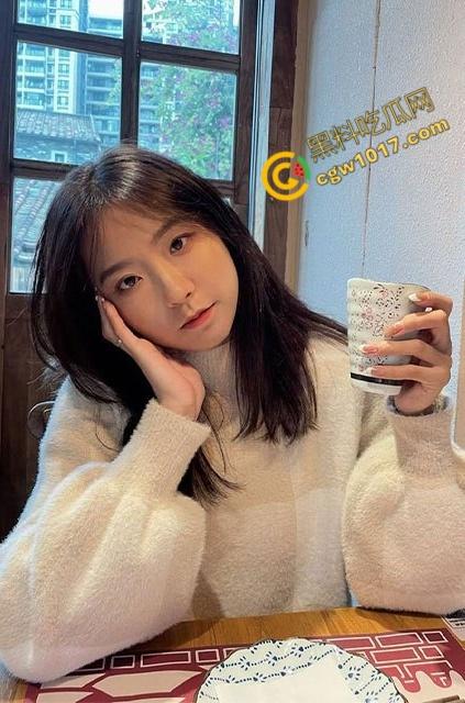 19岁清纯学生妹的疯狂派对:被被兽性三人轮奸,喝尿淫骚,变态4P,酒精与欲望交织,淫荡剧情直击内心