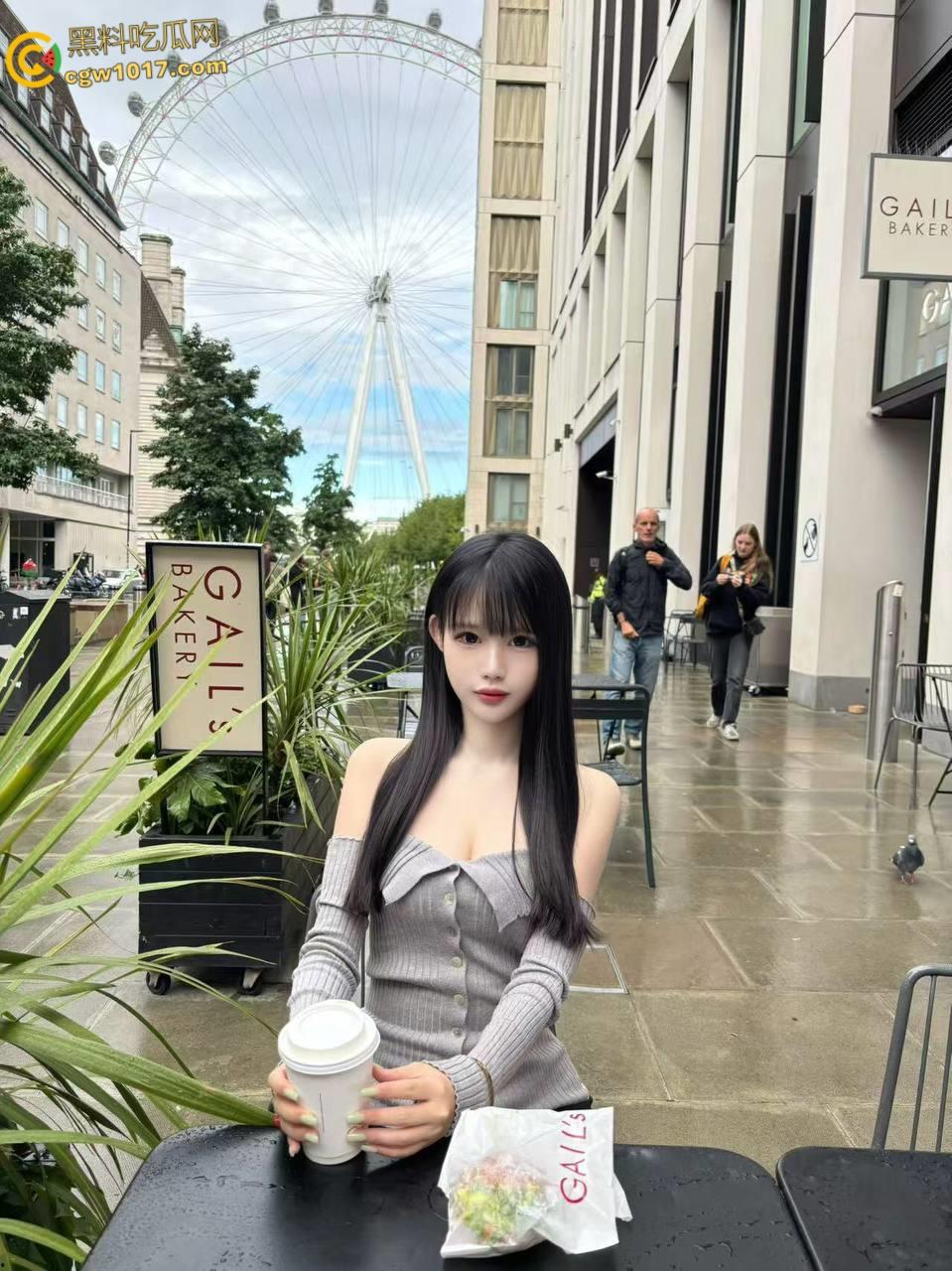 姐姐穿上吊带豹纹黑丝,猫爪拍微调亲姐姐,轻度调教让姐姐体验到了从未有过的感觉,女上骑乘还把姐姐弄潮喷了!