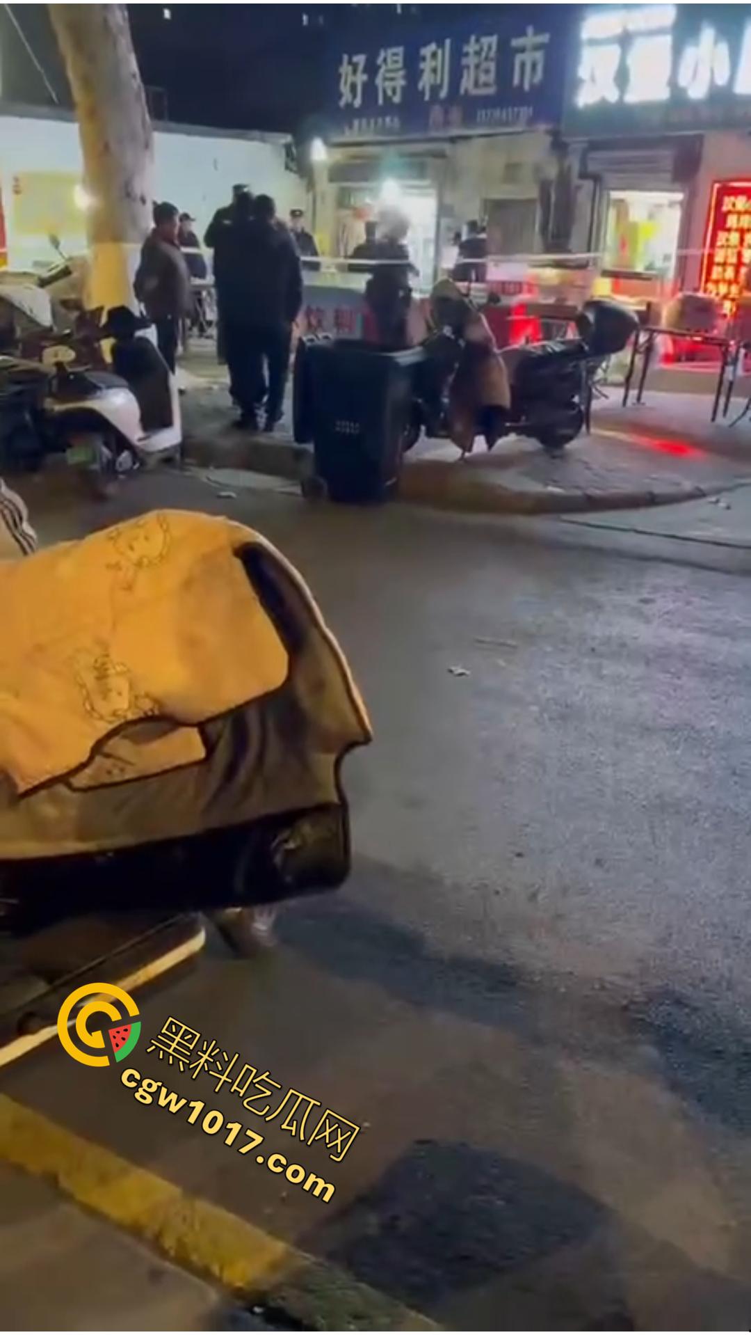 江苏连云港新浦中学街头惨案 17岁少女带着社会青年砍死父母!居然只是因为女孩要钱父母未给!