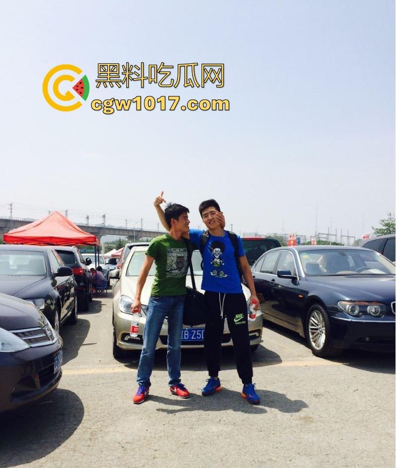 曾经哪个精神小伙如果也是能操上好逼了!跟甜美白领私下厮混,各种花式做爱,对镜后入大奶狂甩,浪叫到腿软!