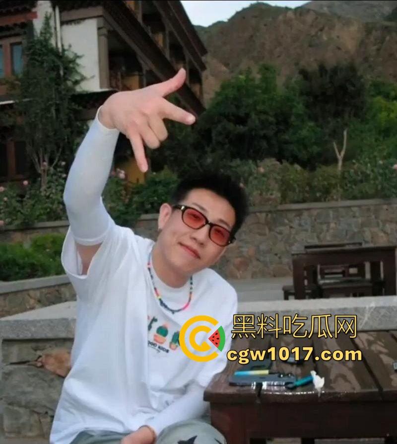 抖音百万级网红 老白不喝酒 被曝拒付3000陪滑费 女主发文控诉 身份却被实锤为外围女 完整版!