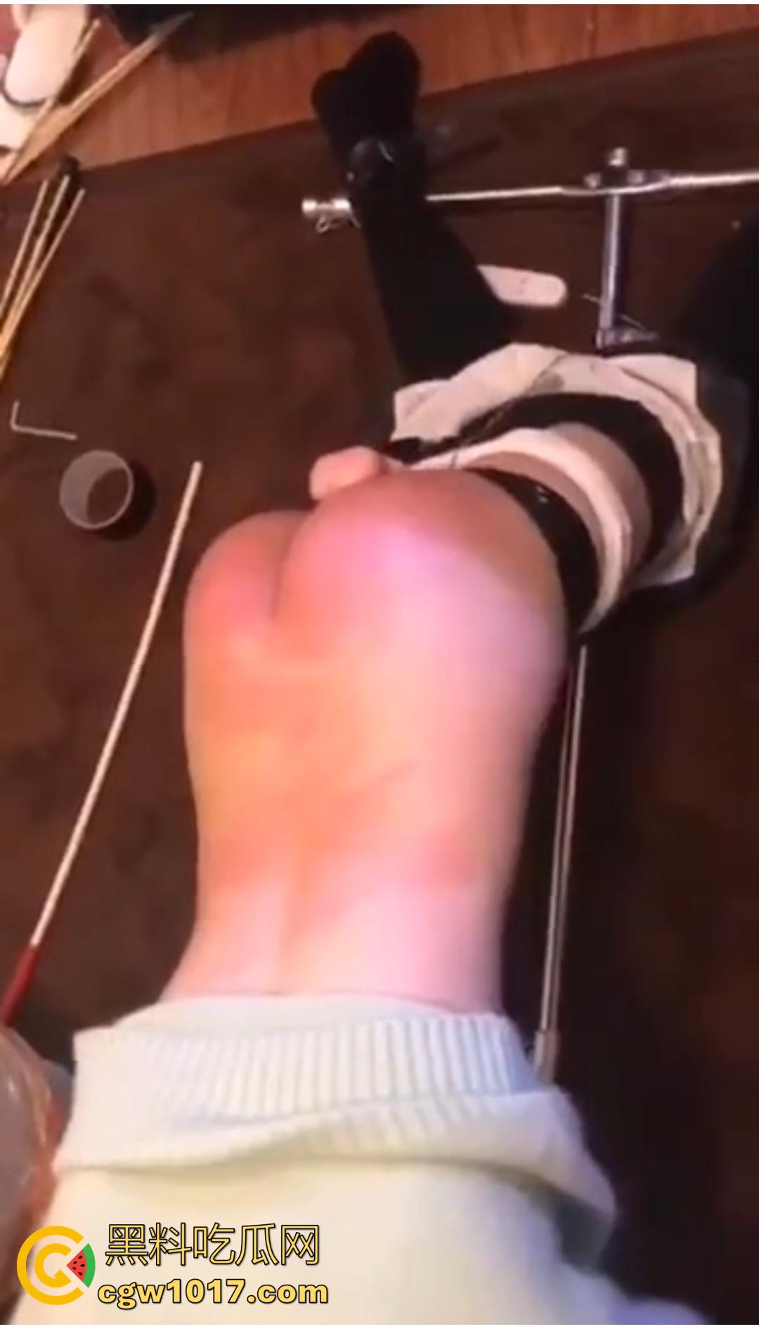 重口SM调教合集来袭!带你欣赏小众癖好!捆绑+口塞+臀刑鞭打,样样俱全 有的哭着求饶 有的还喊再用力!