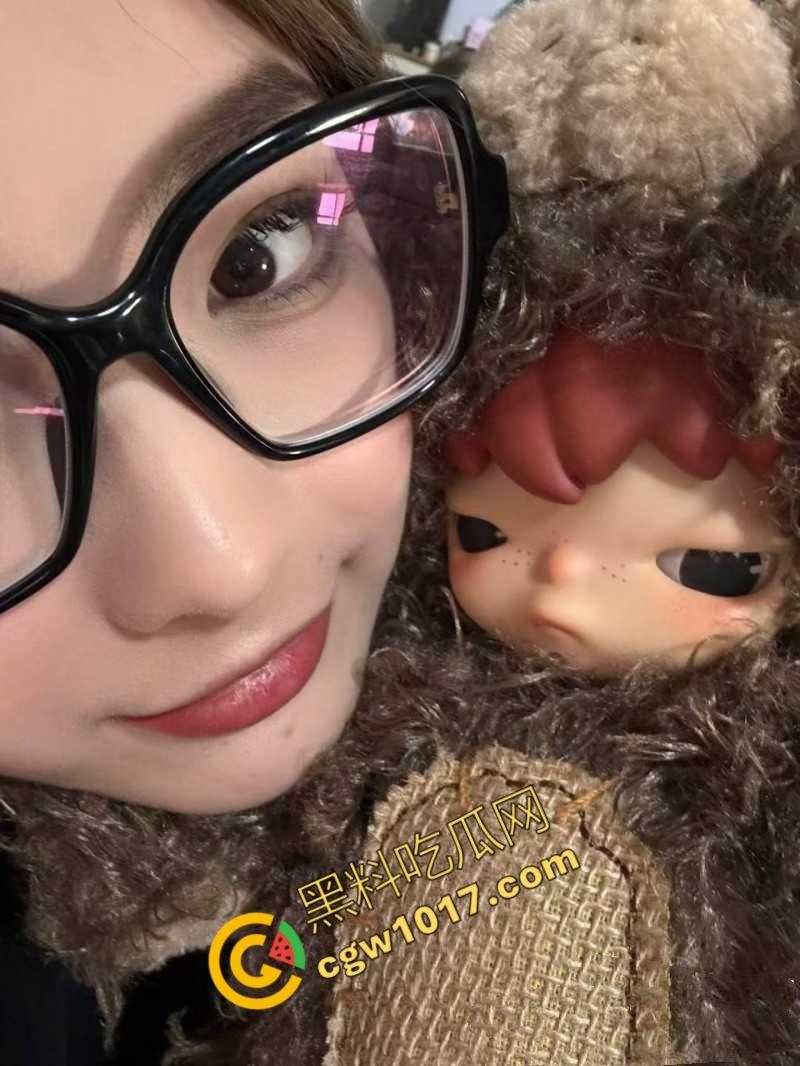 陕西西安大学极品校花【吴墨晗】:高冷御姐私下拜金狂热,情趣装备齐全,价格低廉成包养圈真正的泄欲女王!