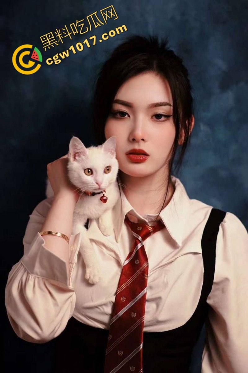 陕西西安大学极品校花【吴墨晗】:高冷御姐私下拜金狂热,情趣装备齐全,价格低廉成包养圈真正的泄欲女王!