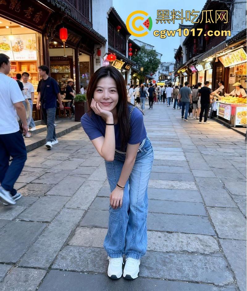 武汉师范大学【陈菲怡】大四实习为顺利专正,甘心与领导上床做爱,嘴上说的不要在床上表现比谁都骚!