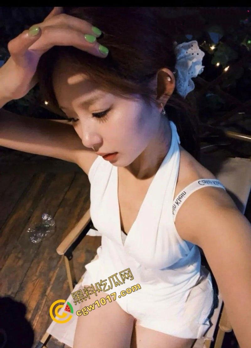 瑜伽小巫女爆艳照!极品博主【高颜嘉】在深圳总统套房内被金主掌控,成妖艳肉便器,反差十足,骚狂见潮!