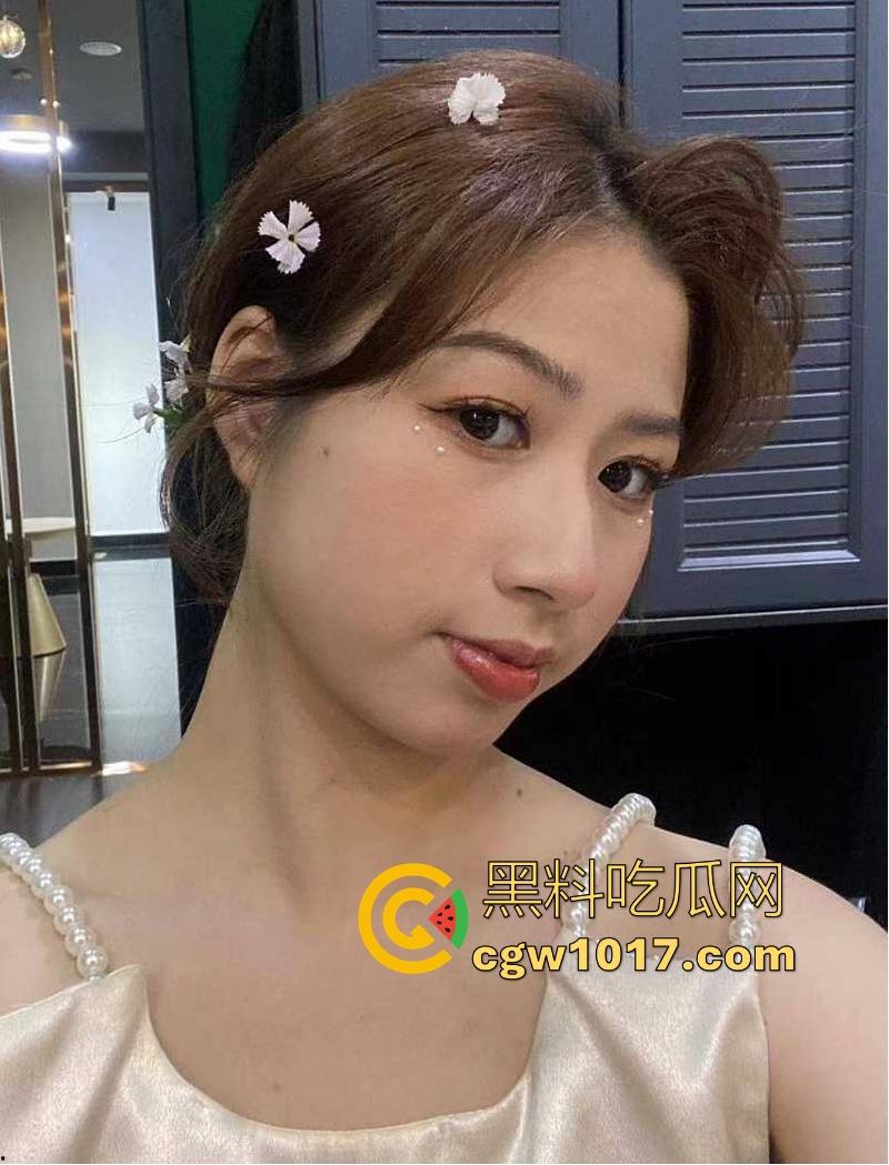 深圳高颜值甜美柜姐【李梦琪】清纯极品lv导购员，为业绩跟客户上床做爱，全程露脸玩深喉无套馒头嫩逼打桩喷汁！